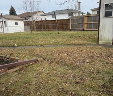 For Lease - 8006 Paddock Trail Drive, Niagara Falls, Ontario - Photo 6