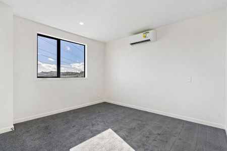 Beautiful 3 Bedroom Hoiuse in Totara Park - Photo 3