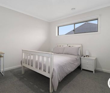 BEAUTIFUL FULLY FURNISHED HOME! - Photo 1
