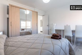 valencia, Valencian Community 46011