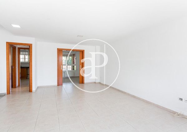 Semi-detached house for rent in Campolivar