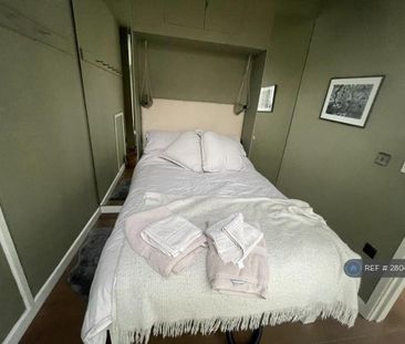 2 bedroom semi-detached house to rent - Photo 4