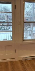 Grand 2 1/2 - Rénové - Cuisine Séparée - Photo 4