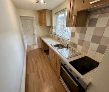 2 bedroom terraced house to rent - Photo 2