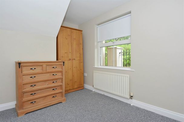 1 Lesley Court, 25 Stockmans Lane, BELFAST, BT9 7JA - Photo 1