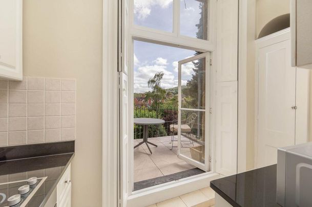 Studio to rent - Photo 1