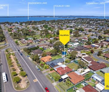 Perfectly Positioned Family Home - Photo 2