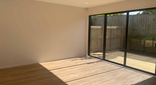 EXECUTIVE LIFESTYLE - NEAR NEW MOUNT WELLINGTON - Photo 1