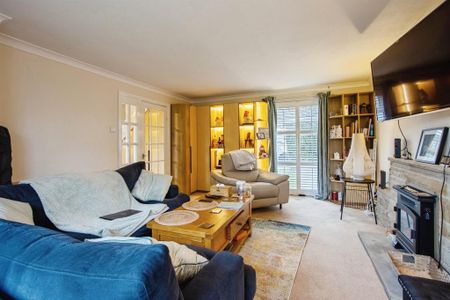 4 bedroom detached house to rent - Photo 2