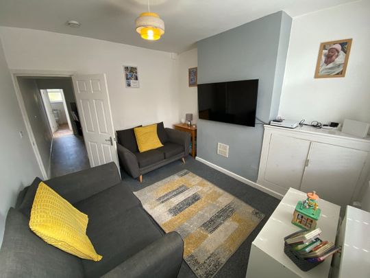 2 Bed Terraced House, Acton Avenue, NG6 - Photo 1