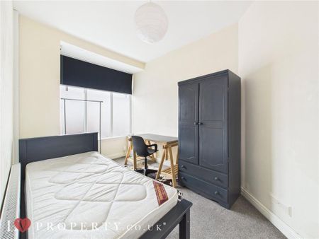 4 bedroom terraced house to rent - Photo 3