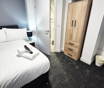 4 bedroom terraced house to rent - Photo 5