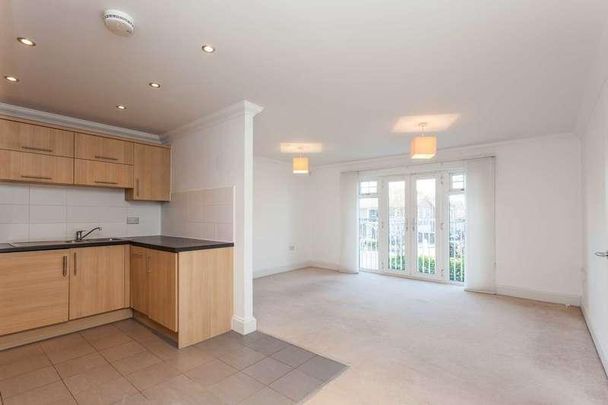 Hurst Court, Horsham, RH12 - Photo 1