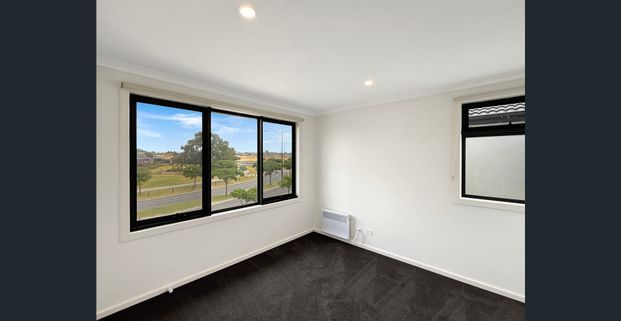 🏡 Brand New 3-Bedroom house in Wollert - Photo 1