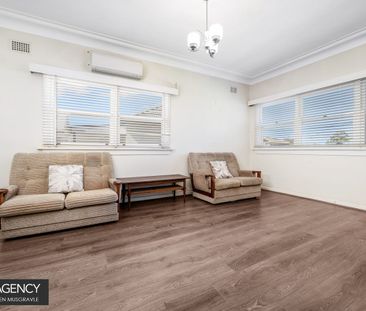 Charming Family Home - Salt Water IG Pool - Great Location! - Photo 1