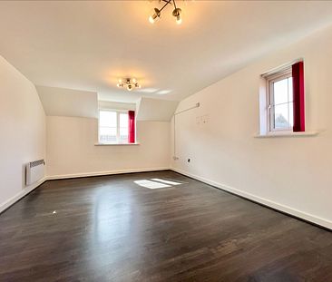 Tudor Sales & Lettings are pleased to offer this 2 bedroom apartment situated in the heart of Pontefract, easy access to all commuter links, Rail station, bus routes, motorways M62 & A1 and within walking distance of town centre and supermarkets. - Photo 2