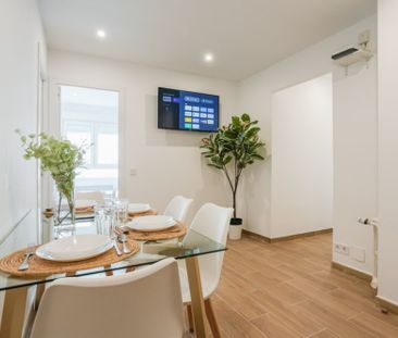 Room with private terrace in Plaza España - Photo 2