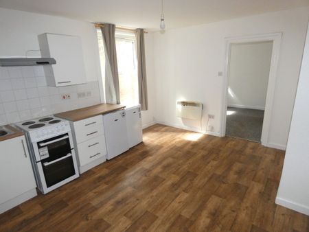 1 bed Apartment - To Let - Photo 5