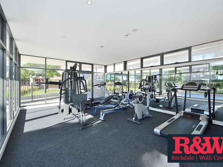 Luxury Living in the Heart of Wolli Creek - Photo 3