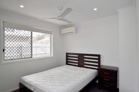 :: MODERN SEMI-FURNISHED DUPLEX IN IMMACULATE CONDITION - Photo 2