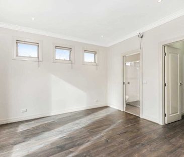 16 Halsey Street, Box Hill South VIC 3128 - Photo 2