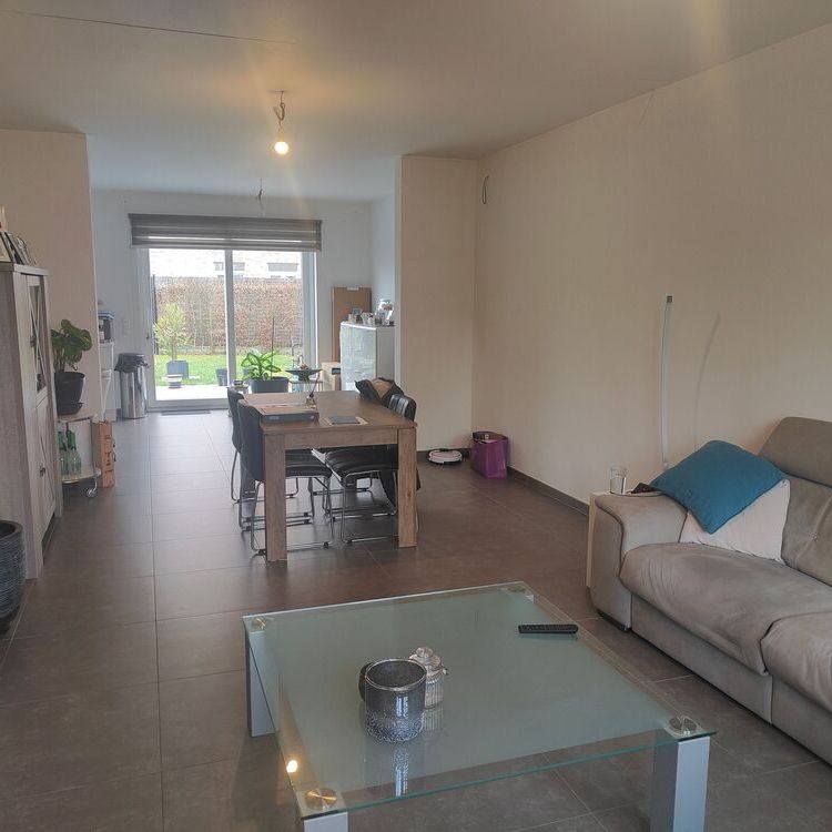 Energiezuinige gezinswoning met 4 slaapkamers nabij het centrum van Oostkamp - Photo 1