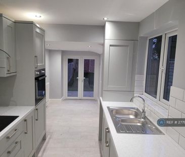 3 bedroom terraced house to rent - Photo 5