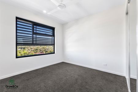 2BED UNIT WITH LARGE OPEN PLAN LIVING WITH AIR-CON - Photo 5