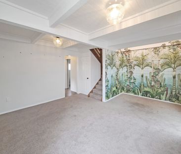 Townhouse Living - Photo 4