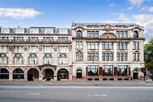 A spacious two bedroom, two bathroom penthouse conversion apartment in the City of London opposite the Tower of London, The Thames and Tower Bridge. - Photo 1