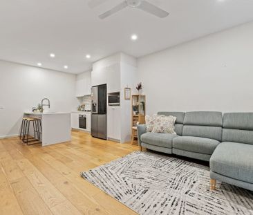 3 Hardy Loop, Keysborough VIC 3173 - Townhouse For Rent | Domain - Photo 4