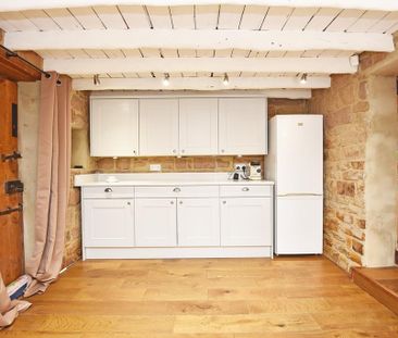 2 bedroom cottage to rent - Photo 2