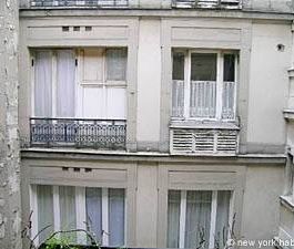 Logement à Paris, Location meublée - Photo 5