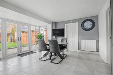 4 Bedroom House to let - Photo 3