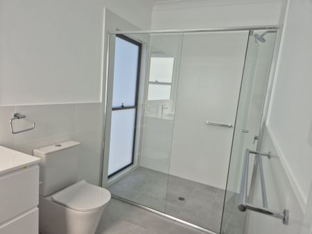Three Bedroom Townhouse - Photo 4