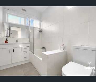 Available for lease - a spacious family home on a large allotment, ... - Photo 3