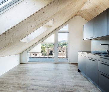 Moderne 1.5-Zimmer-Dachwohnung mit Seeblick - Photo 1