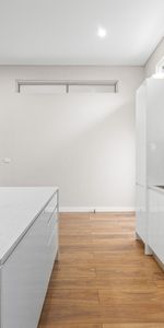 Tastefully Renovated Granny Flat Electricity & Water Included - Photo 3