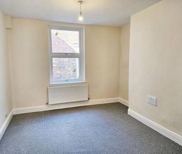 1 bedroom ground floor flat to rent - Photo 1