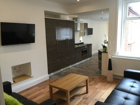 Warwick Street - Photo 4