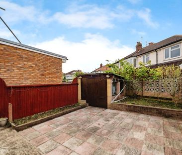 3 bedroom semi-detached house to rent - Photo 5