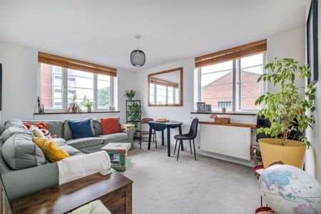 3 bedroom apartment to rent - Photo 3