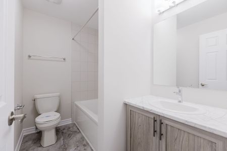 For Lease - 180 Ryan Reynolds Way, Orleans - Cumberland and Area, Ontario - Photo 4