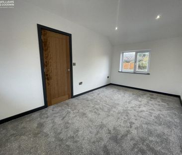 4 bedroom semi-detached house to rent - Photo 6