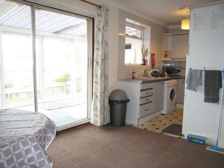 2 bedroom terraced house to rent - Photo 3