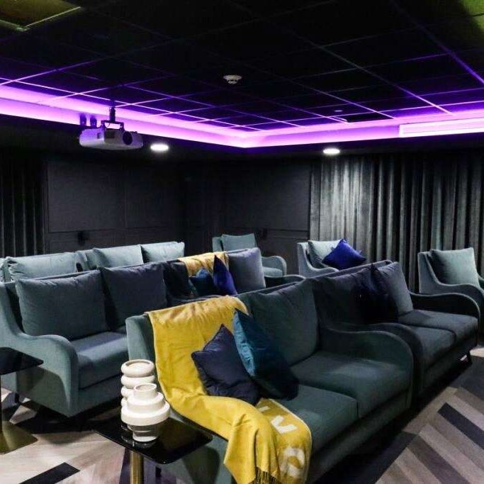 ** 1 MONTH RENT FREE FOR NOVEMBER MOVE INS ** Rent at the iconic Thames Quarter; a 6th floor, two bedroom apartment situated in this modern rental community with superb facilities. - Photo 1