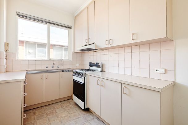 11/162 Chapel Street, St Kilda VIC 3182 - Apartment For Rent | Domain - Photo 1