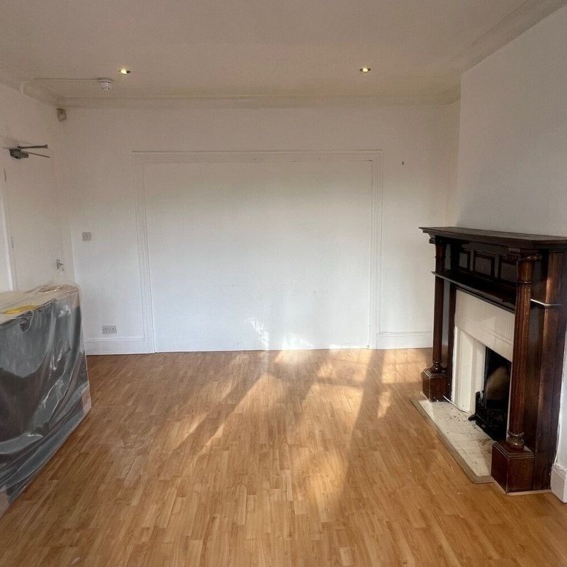 Elgar Avenue - Photo 1