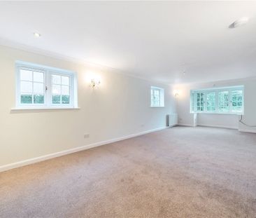 Wychwood is a detached four bedroom family home in South Heath, wit... - Photo 5