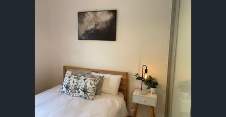 Beautiful 3 bedroom home in prime position in the Inner West - Photo 5